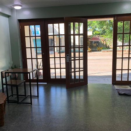 Beinte Singko De Marso Apartments Candon Экстерьер фото