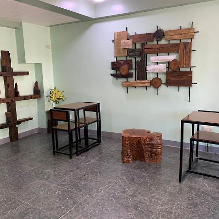 Beinte Singko De Marso Apartments Candon Экстерьер фото