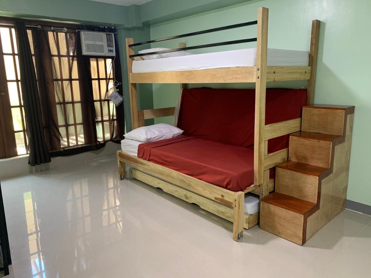Beinte Singko De Marso Apartments Candon Экстерьер фото