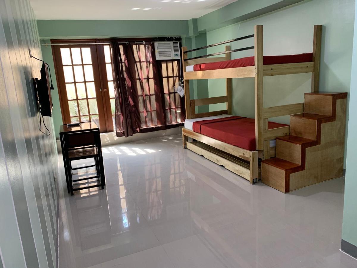 Beinte Singko De Marso Apartments Candon Экстерьер фото