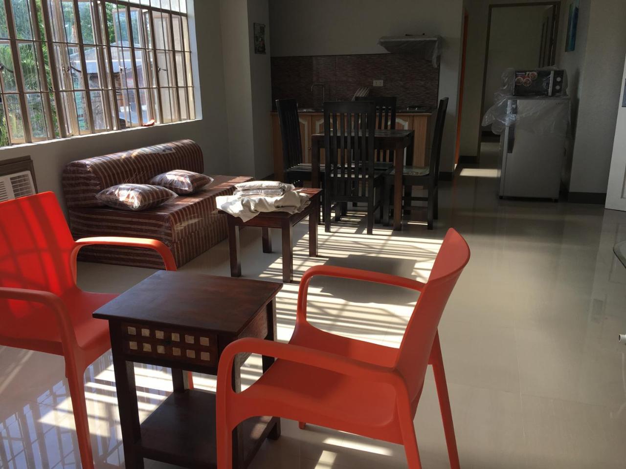 Beinte Singko De Marso Apartments Candon Экстерьер фото