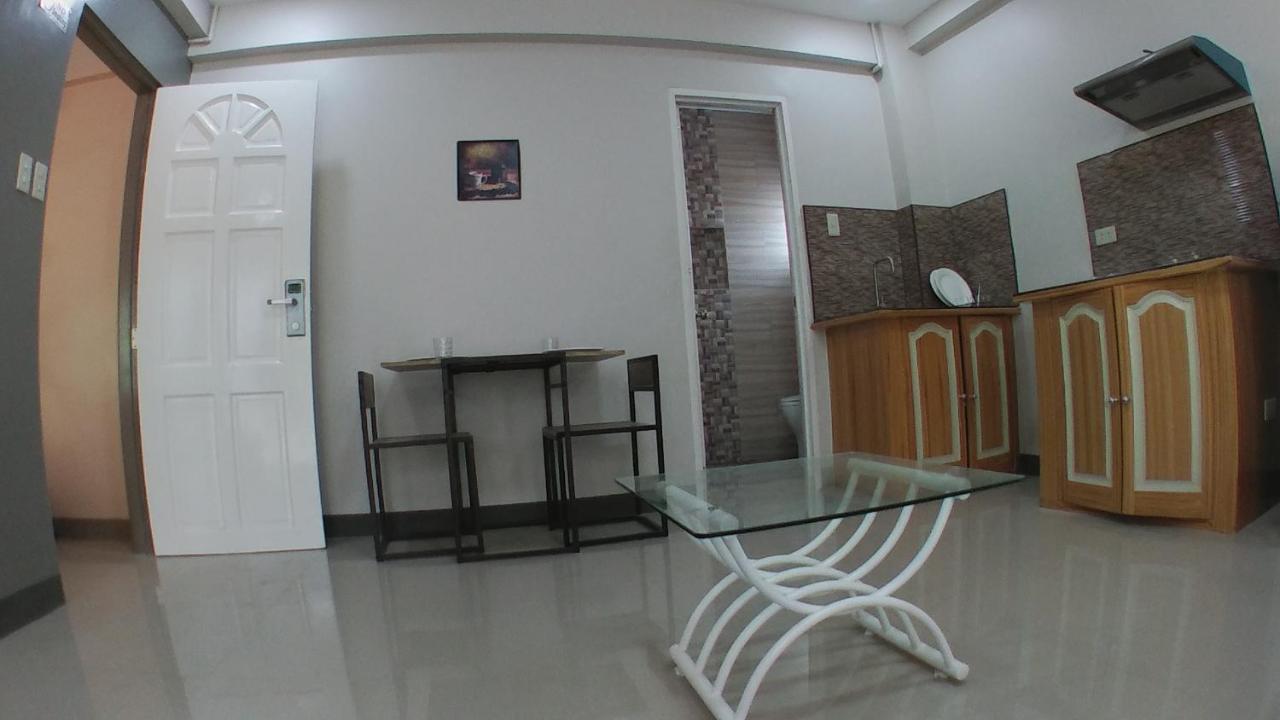 Beinte Singko De Marso Apartments Candon Экстерьер фото