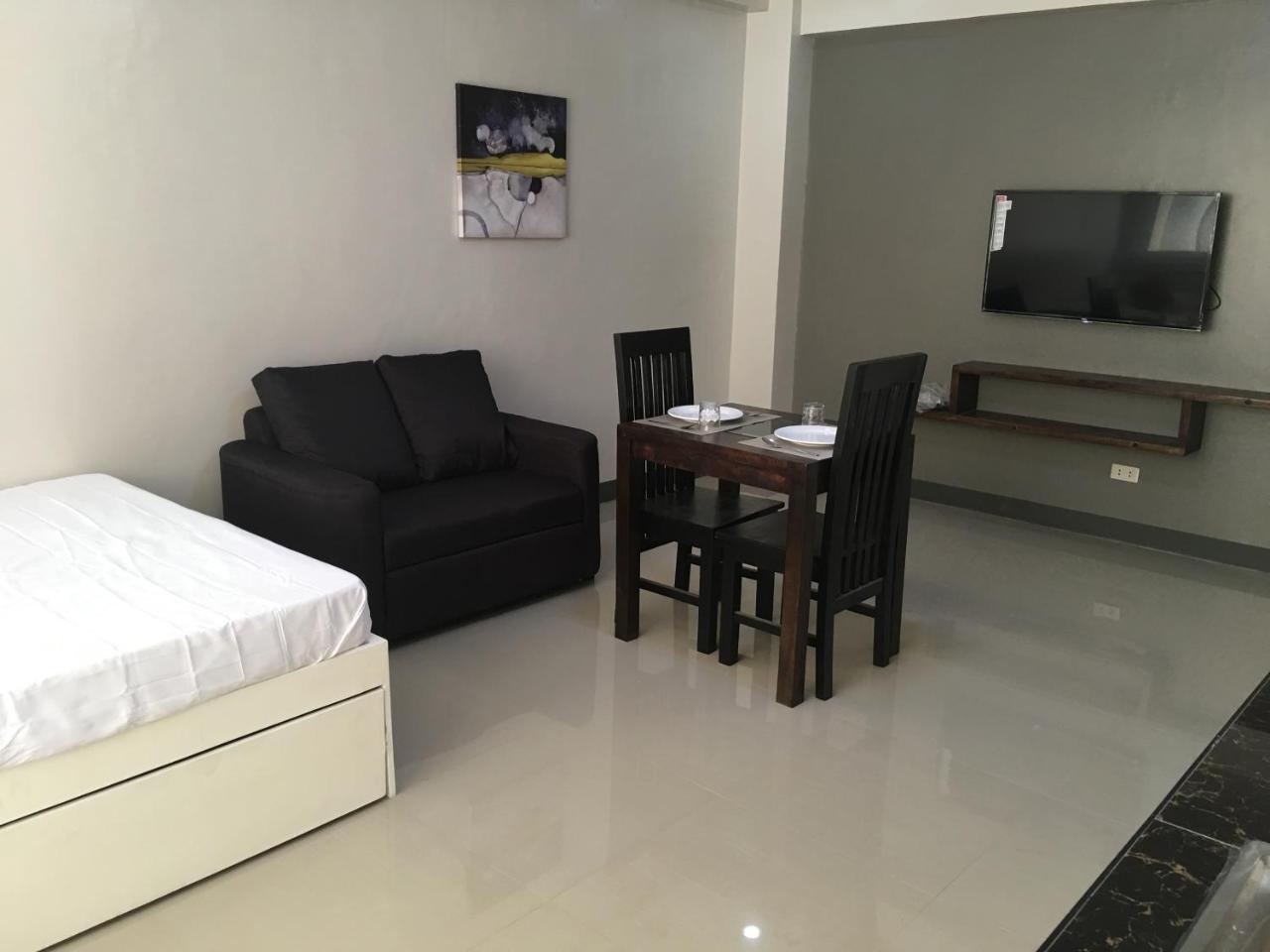 Beinte Singko De Marso Apartments Candon Экстерьер фото