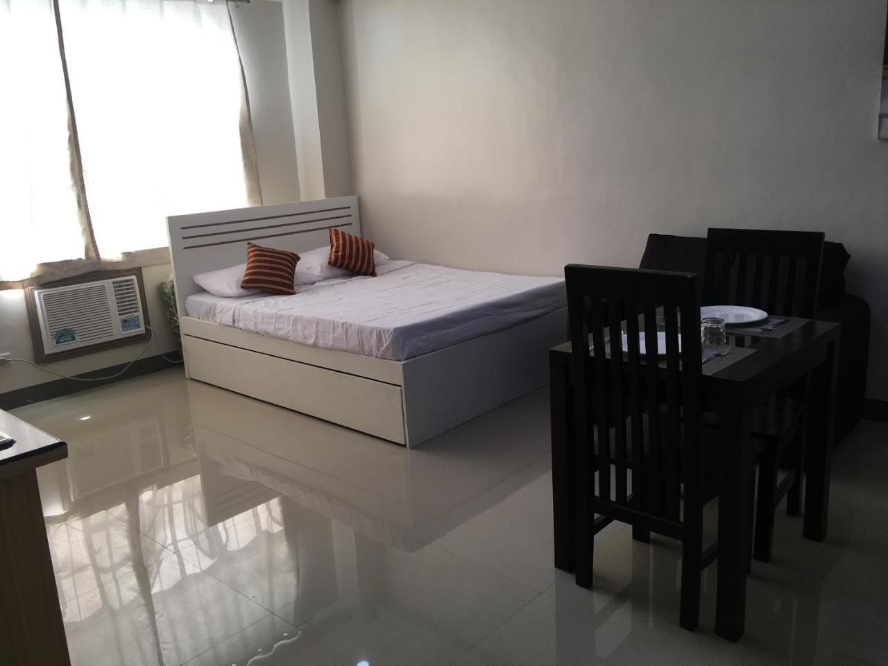 Beinte Singko De Marso Apartments Candon Экстерьер фото