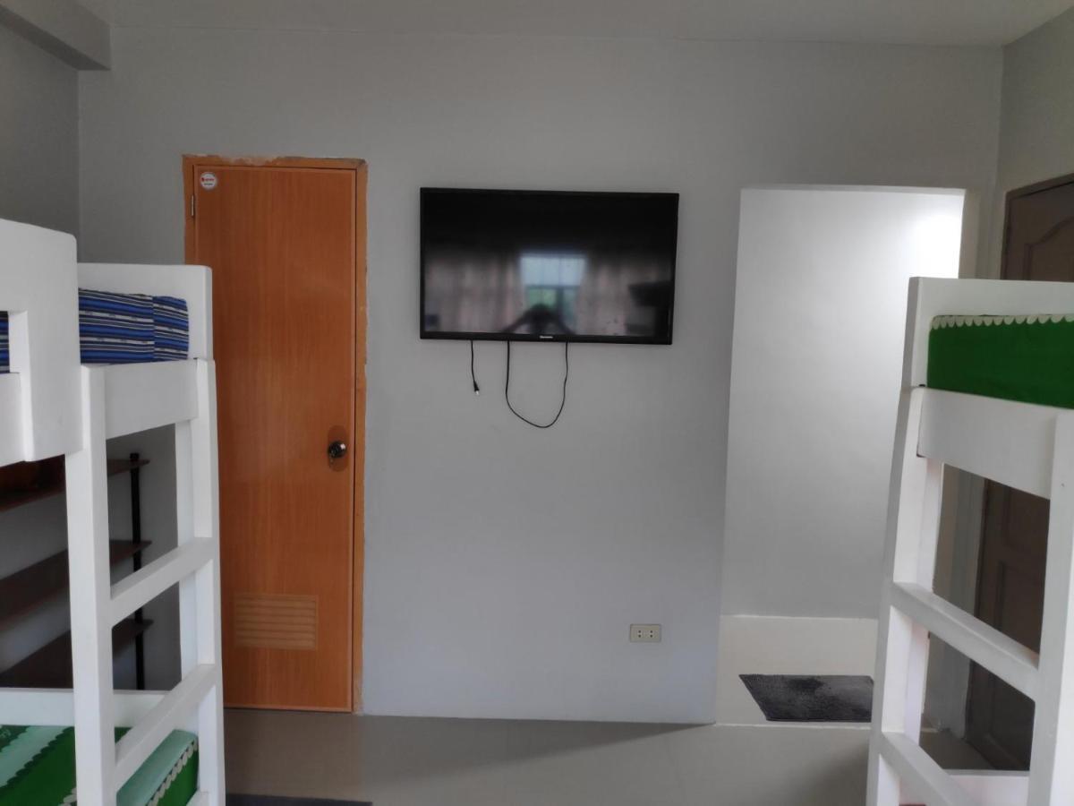 Beinte Singko De Marso Apartments Candon Экстерьер фото